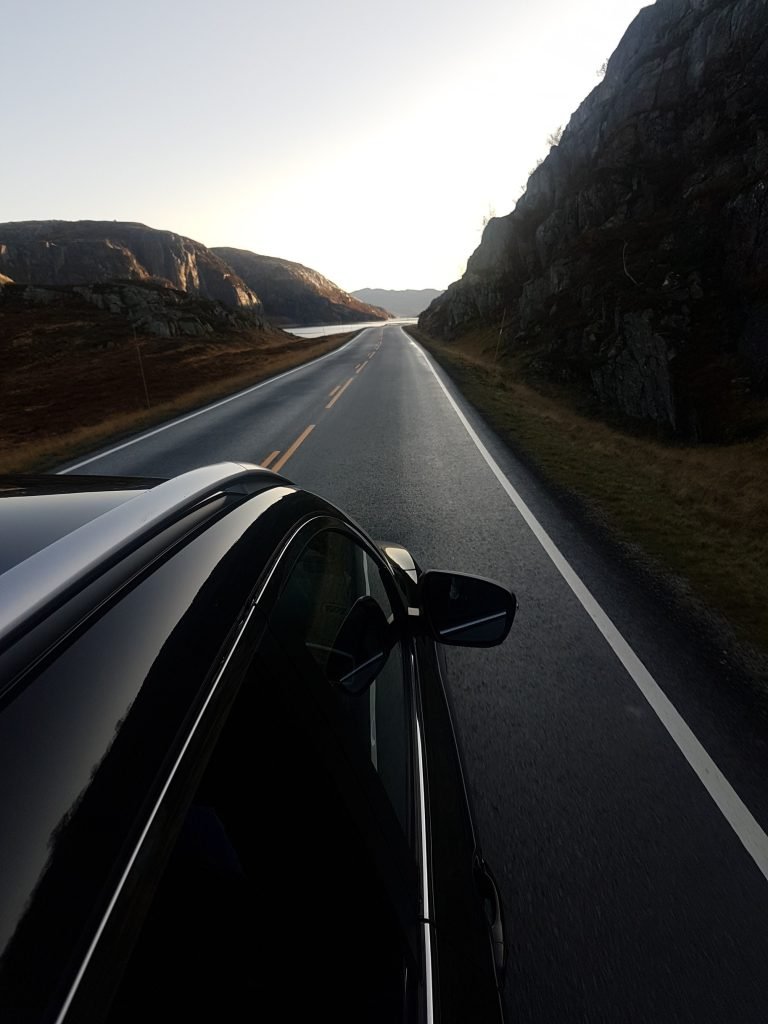 5 DICAS PARA FAZER UMA VIAGEM TRANQUILA COM SEU CARRO